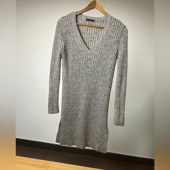 Zara Cream Knit Sweater - Picture 2 of 9